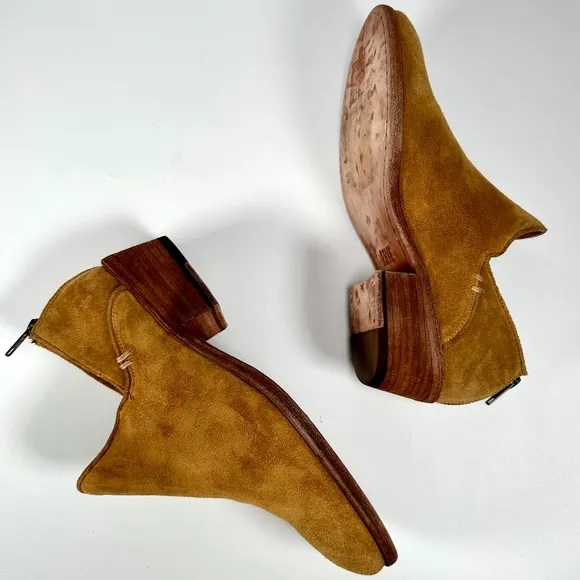 Frye Carson Shootie Women’s Suede Ankle Low Heel Pull On Boots Brandy Brown/Tan