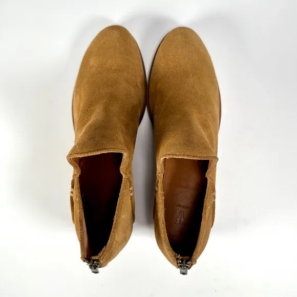 Frye Carson Shootie Women’s Suede Ankle Low Heel Pull On Boots Brandy Brown/Tan