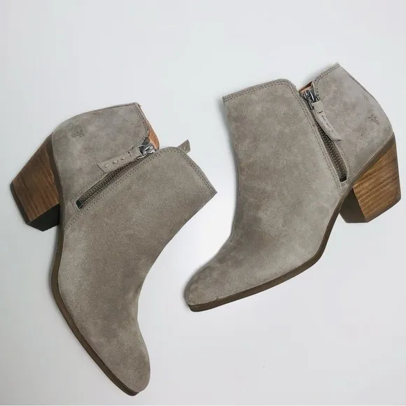 Frye Judith Zip Bootie Women's Ankle Boots Suede Booties Taupe 71735 size 8