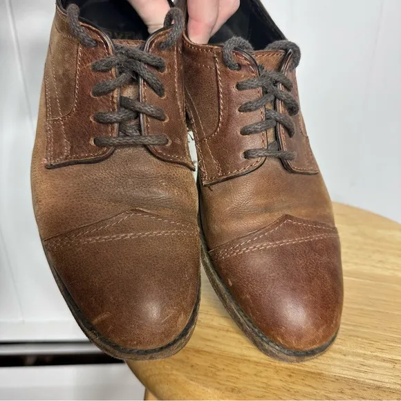 Frye Leather Distressed Cap Toe Oxford Shoes