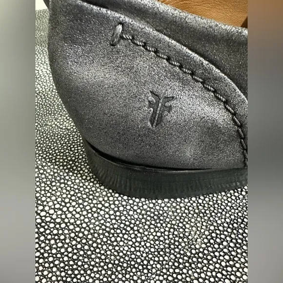 Frye Silver Oxfords Metallic Leather Classic Design