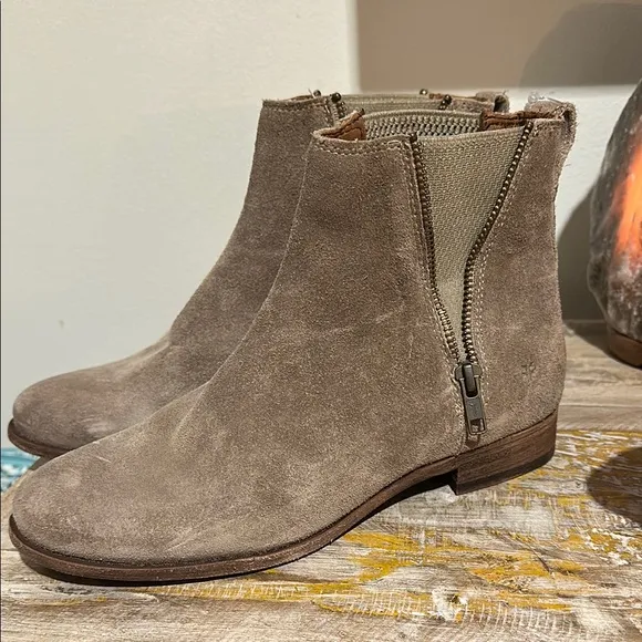 FRYE Suede Carly zip Chelsea boots