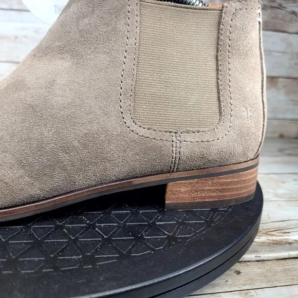Frye Women's Size 8 Misty Chelsea Boot Slip On Taupe Ankle Suede Casual Shoes