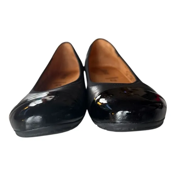 Gabor Cap-Toe Ballet Flats Shoes Black Leather Patent 5.5 / Black