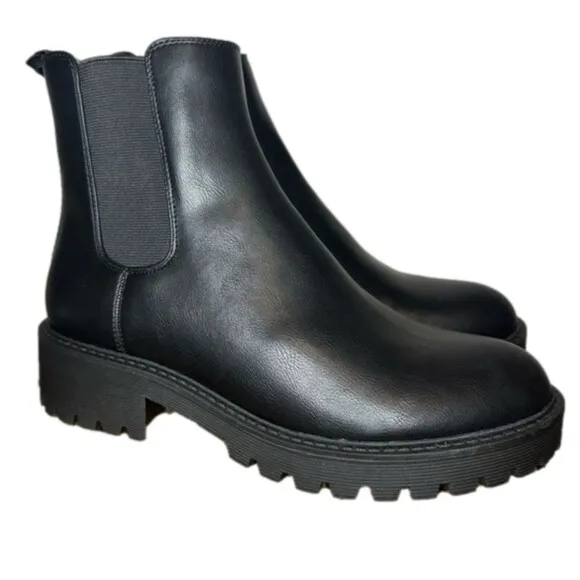 GBG Guess Los Angeles GGAZARA Platform Chunky Black Chelsea Ankle Boots