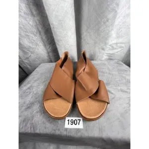 Gentle Souls by Kenneth Cole Women's Laniey Slip-On Sandals Size 10