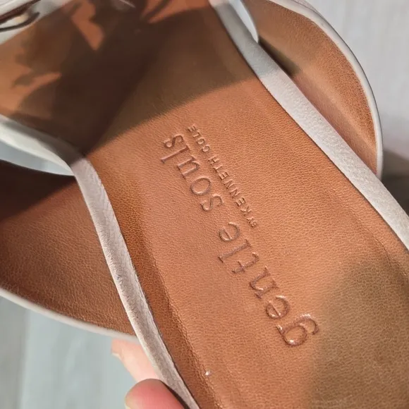 Gentle Souls by Kenneth Women Ottie Cole Thong Sandals Flats shoes sz 6M