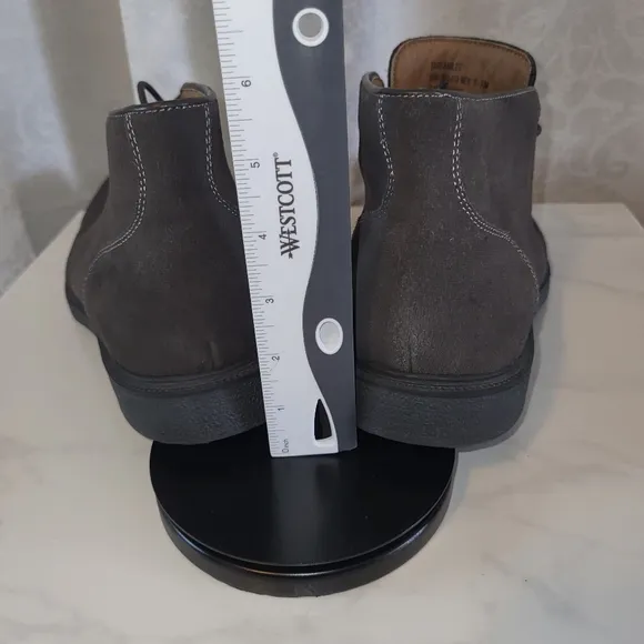 G.H.Bass &amp; Co. Bradley Men's Suede Dark Gray Boots Size 13M.