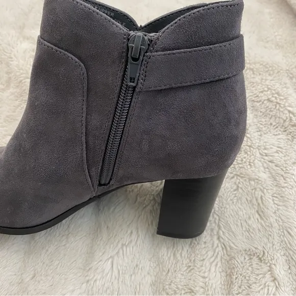 Gianni Bini Memory Foam Gray Suede Ankle Boots with Block Heel Size 7