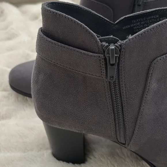 Gianni Bini Memory Foam Gray Suede Ankle Boots with Block Heel Size 7