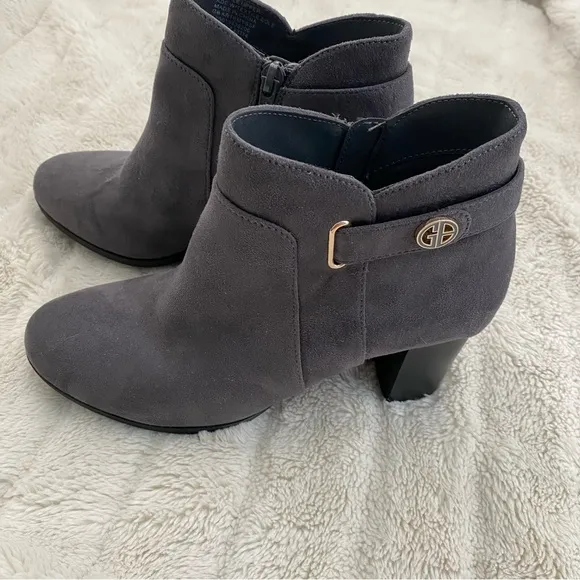 Gianni Bini Memory Foam Gray Suede Ankle Boots with Block Heel Size 7