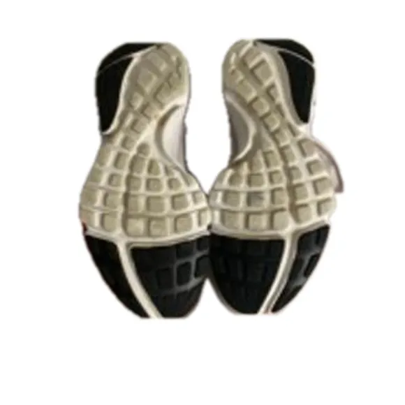 Girls Nike Shoes Size 5Y Beige Sneakers