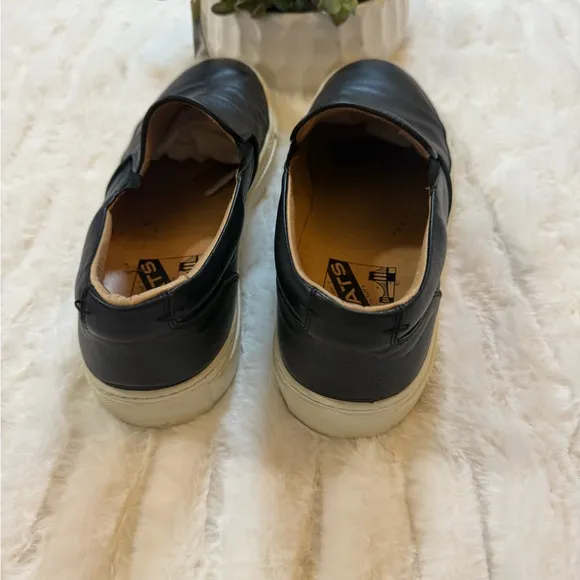 Greats Men's Black Loafers Size 11.5 Color Black. Excellent condition