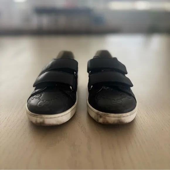 GUCCI Kids Navy Sneakers with Red Stripe