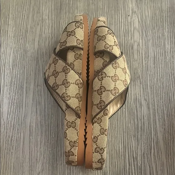 Gucci Men’s Brown Slide Sandals