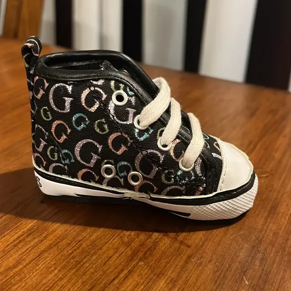 Guess Tyler Baby Infant Crib Shoes Sneakers Size 0 - Birth - 3 weeks new
