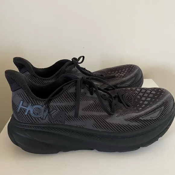 Hoka One Clifton 9 Black/Black Running Athletic Shoes Sneakers Men’s Size 13 D