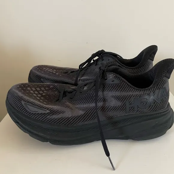 Hoka One Clifton 9 Black/Black Running Athletic Shoes Sneakers Men’s Size 13 D