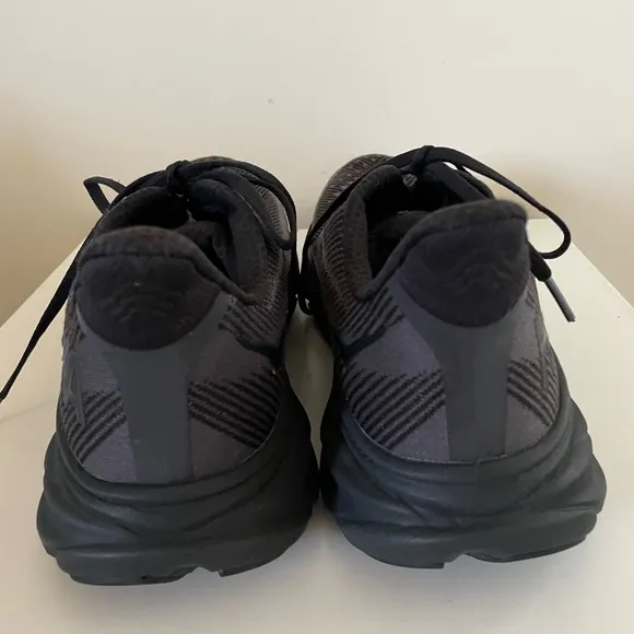 Hoka One Clifton 9 Black/Black Running Athletic Shoes Sneakers Men’s Size 13 D