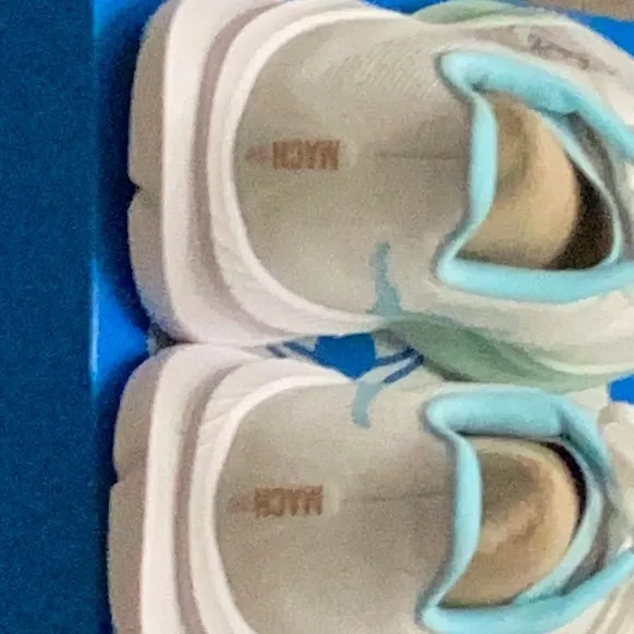 HOKA Women's Mach 6 Running Shoes White and Rose Gold