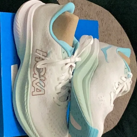 HOKA Women's Mach 6 Running Shoes White and Rose Gold