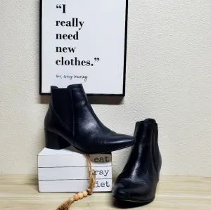 House of Harlow 1960 Black Leather Ankle Boots, Booties, Chelsea Size 39 8.5