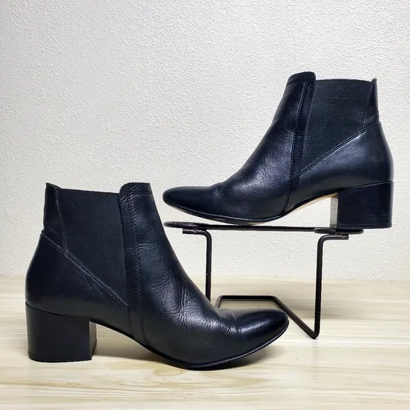 House of Harlow 1960 Black Leather Ankle Boots, Booties, Chelsea Size 39 8.5