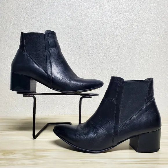 House of Harlow 1960 Black Leather Ankle Boots, Booties, Chelsea Size 39 8.5