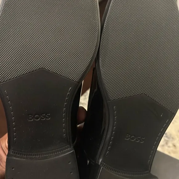 Hugo Boss Black Patent Leather Oxfords for Formal Occasions