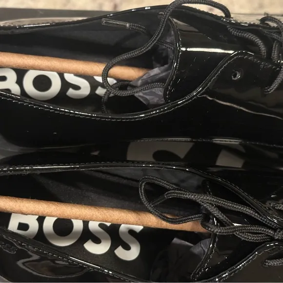 Hugo Boss Black Patent Leather Oxfords for Formal Occasions