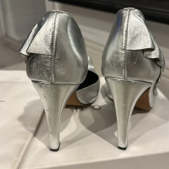 IRO D’Orsay Leather Metallic Silver Ruffle Heel Shoes. Very stylish w/Dust Bag