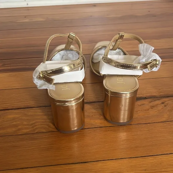 J. Crew Classic and Metallic Gold T-Strap Block Heel Shoes Size 7 - New in Box