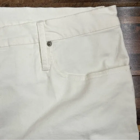 J. Crew High-Rise Denim Short in White with Button Fly Sz 36