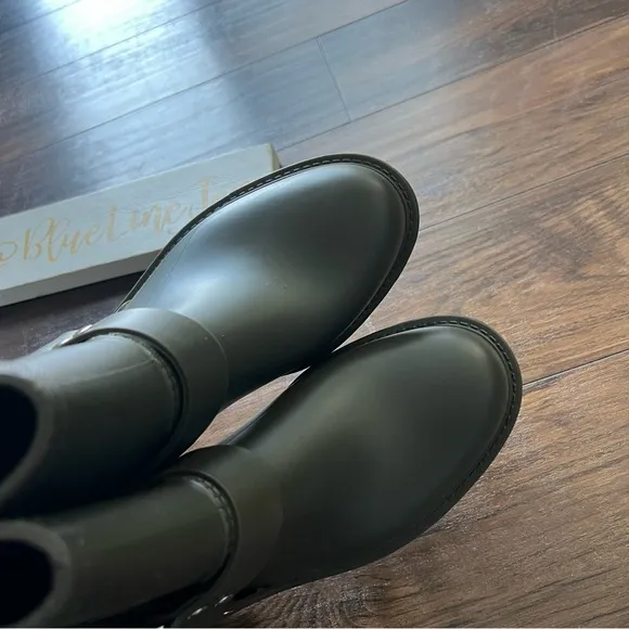 Jeffrey Campbell Controller Buckle Ankle Boots in Olive NWOT