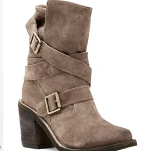 Jeffrey Campbell Ibiza Suede Buckle Wrapped Ankle Boots in Distressed Ash Sz 8