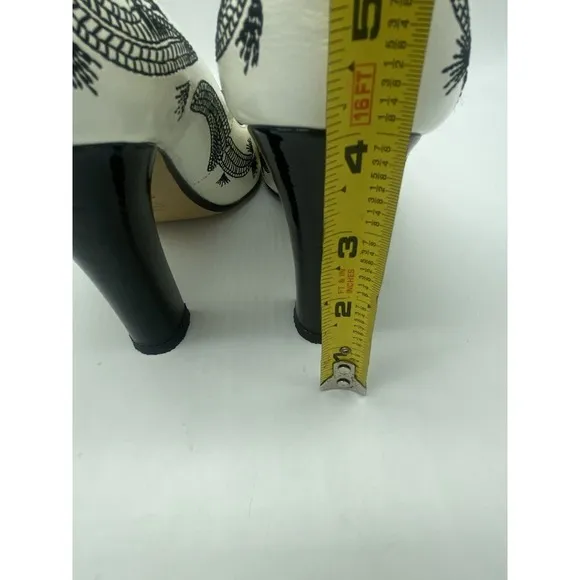 Jessica Bennett Jhavana Embroidered Heels Cream/Black Size 9M GOOD