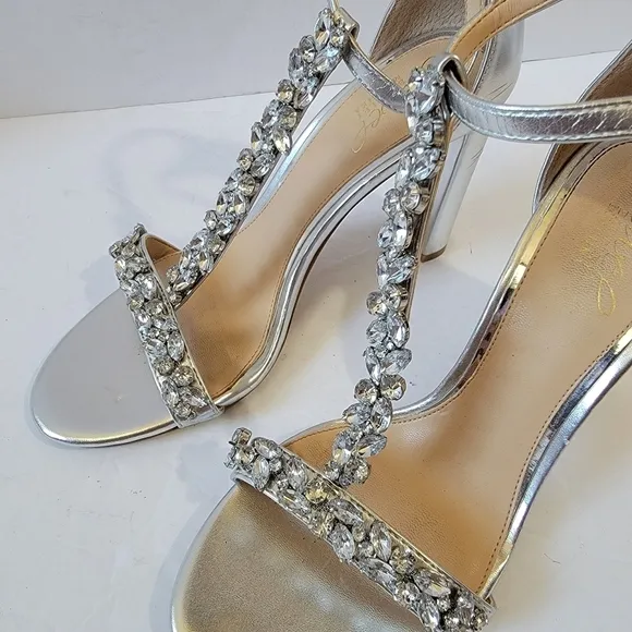 Jewel Badgley Mischka Silver Embellsihed Ankle Strap Formal Shoes Sz 7 Wedding