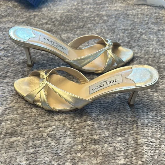 Jimmy Choo timeless Gold kitten Heel shoes 37.5/7.5