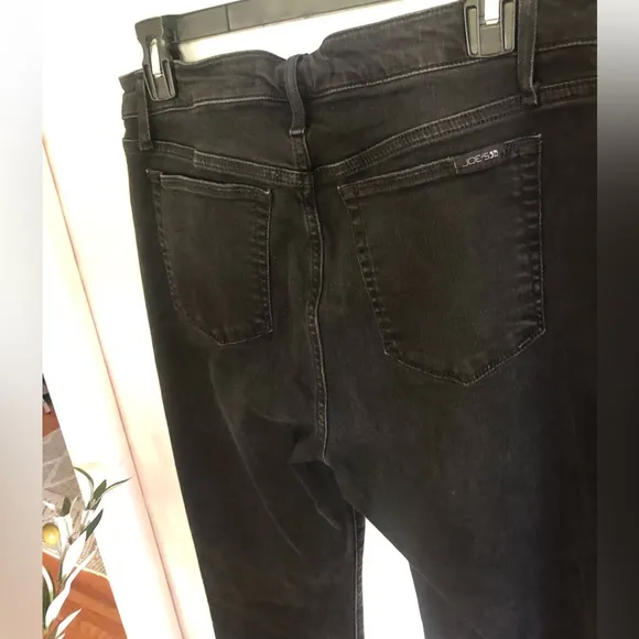 JOE’S JEANS High Rise button fly flare 70’s jean, women’s size 30
