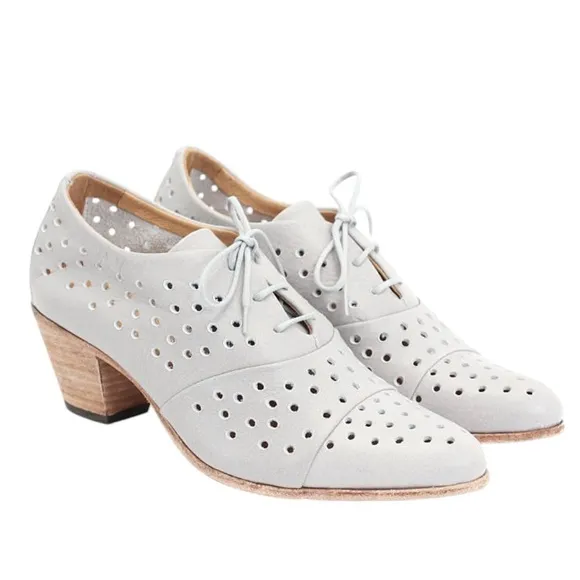 John Fluevog Audrey Ice Gray Stacked Heel Perforated Lace Up Shoes Size 8.5