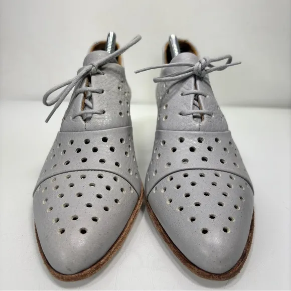 John Fluevog Audrey Ice Gray Stacked Heel Perforated Lace Up Shoes Size 8.5