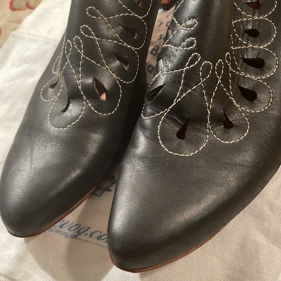 John Fluevog Aurora Black Cream Stitch Perforated Slingback Kitten Heel Shoes
