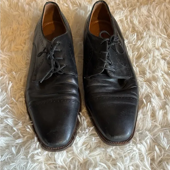 Johnston &amp; Murphy men’s black cap toe lace up dress shoes size 11 M