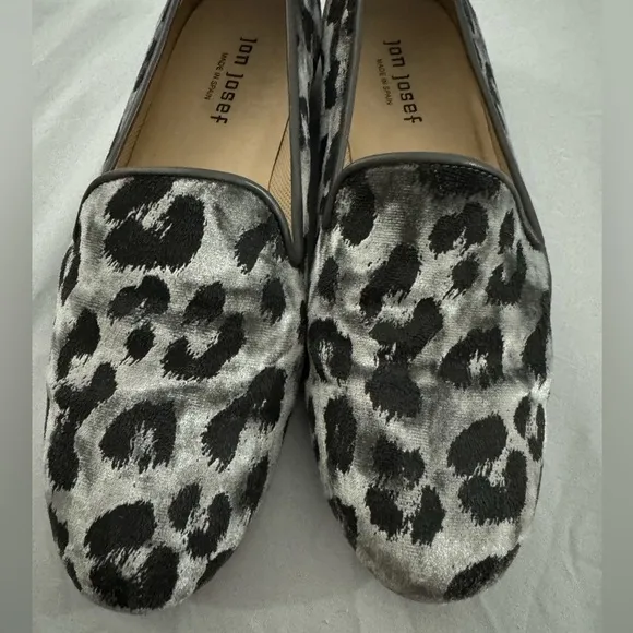 Jon Josef Women’s 8 Gray &amp; Black Loafers Leopard Print Calf Hair Velour Slip Ons