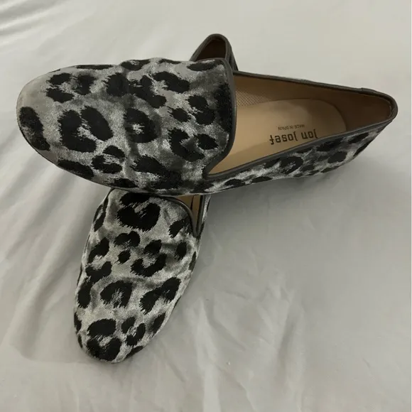 Jon Josef Women’s 8 Gray &amp; Black Loafers Leopard Print Calf Hair Velour Slip Ons