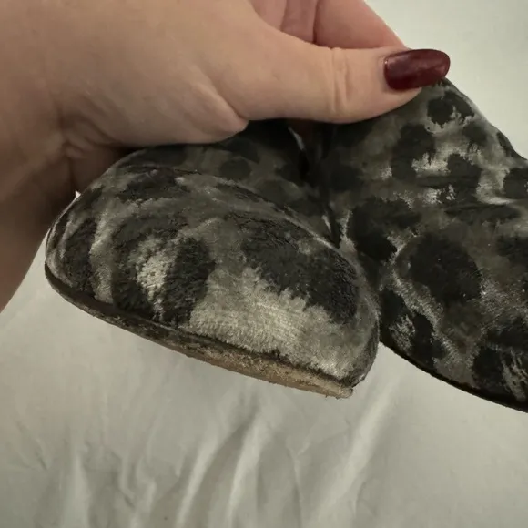 Jon Josef Women’s 8 Gray &amp; Black Loafers Leopard Print Calf Hair Velour Slip Ons