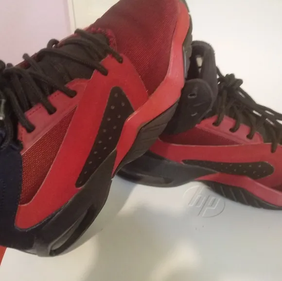 JORDAN LIFT OFF SNEAKERS SIZE 4 YOUGH🌟