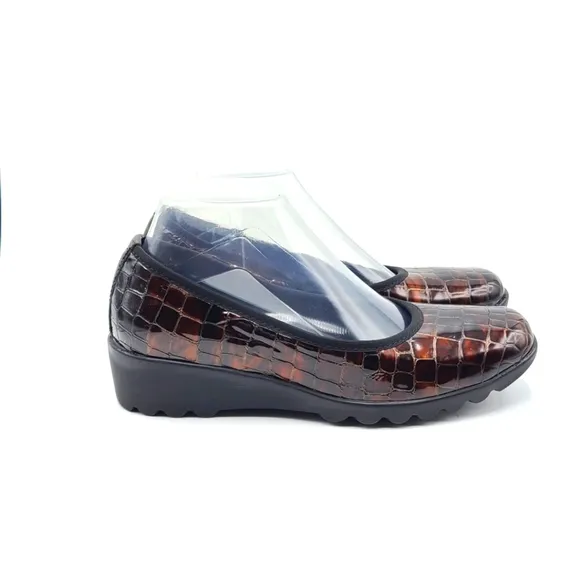 Josef Seibel Bridget Brown Patent Size 8 Croc Print Wedge Airped Loafer