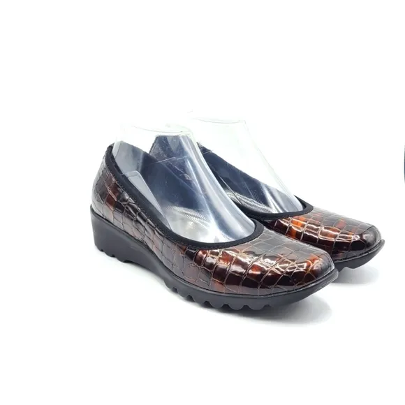 Josef Seibel Bridget Brown Patent Size 8 Croc Print Wedge Airped Loafer