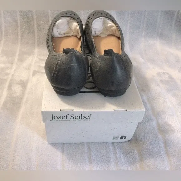 Josef Seibel Pippa 29 Black Nesty Oil Leather Ballerina Flats Size 6 to 6.5 US